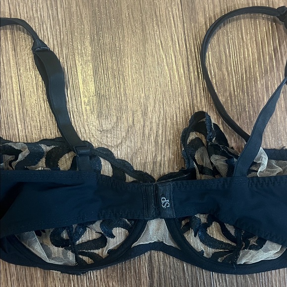 Simone Perele Black and Nude Lace Bra - Picture 5 of 12